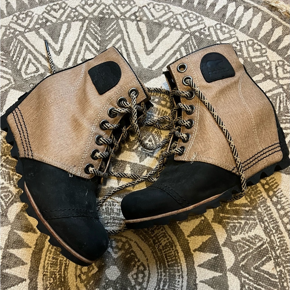 Sorel boots, still In great shape!!! Lots of life let